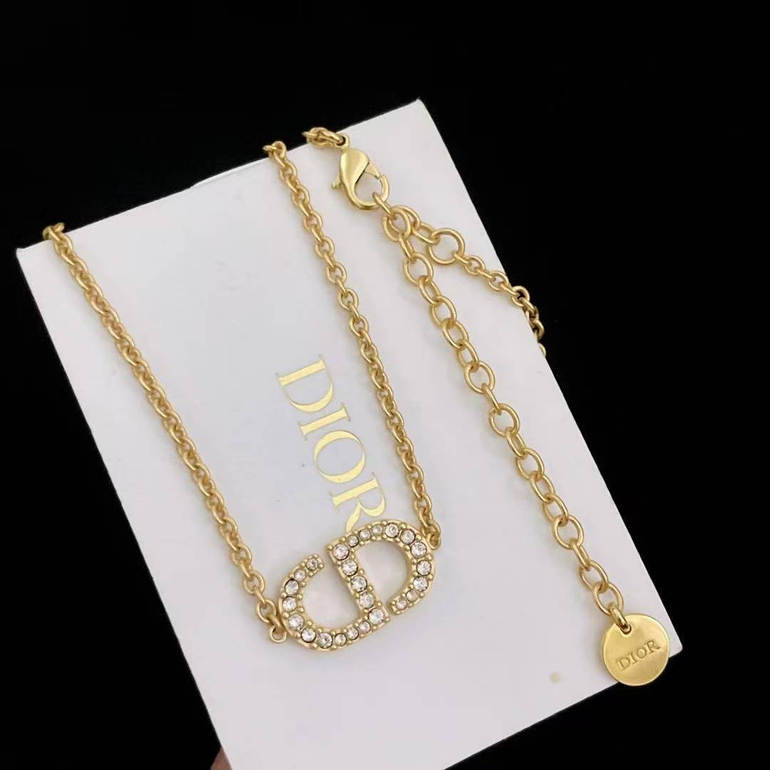 D10r petit cd necklace