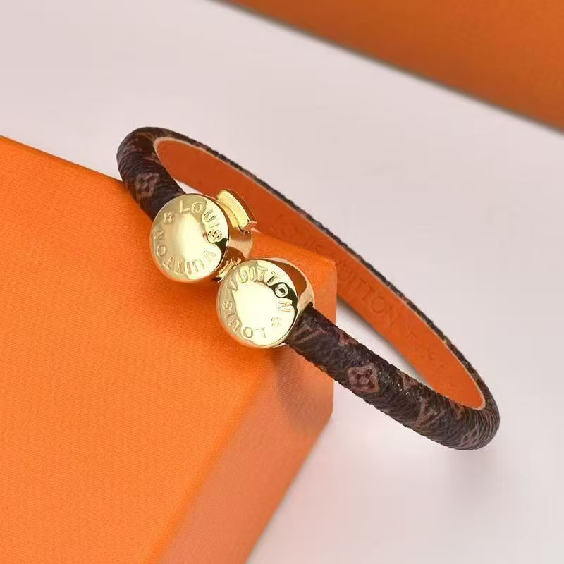l0vis Vvtt0n bracelet