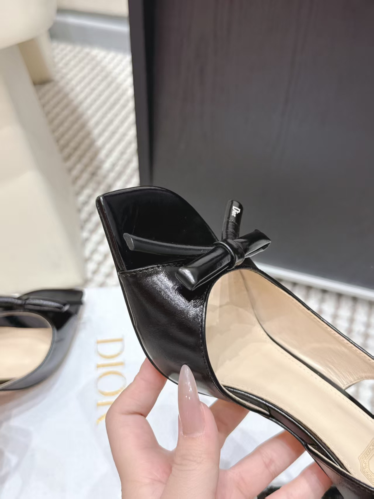 ua D10r bow heeled slingback sandal