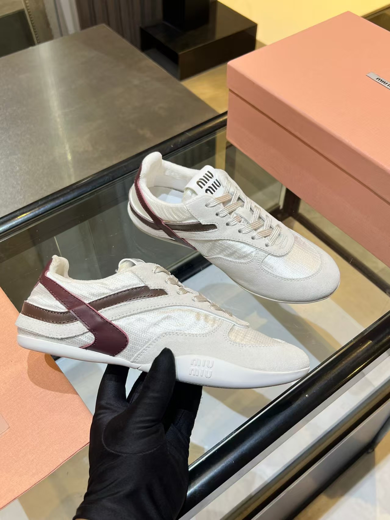 ua M1v M1v gymnasium sneakers