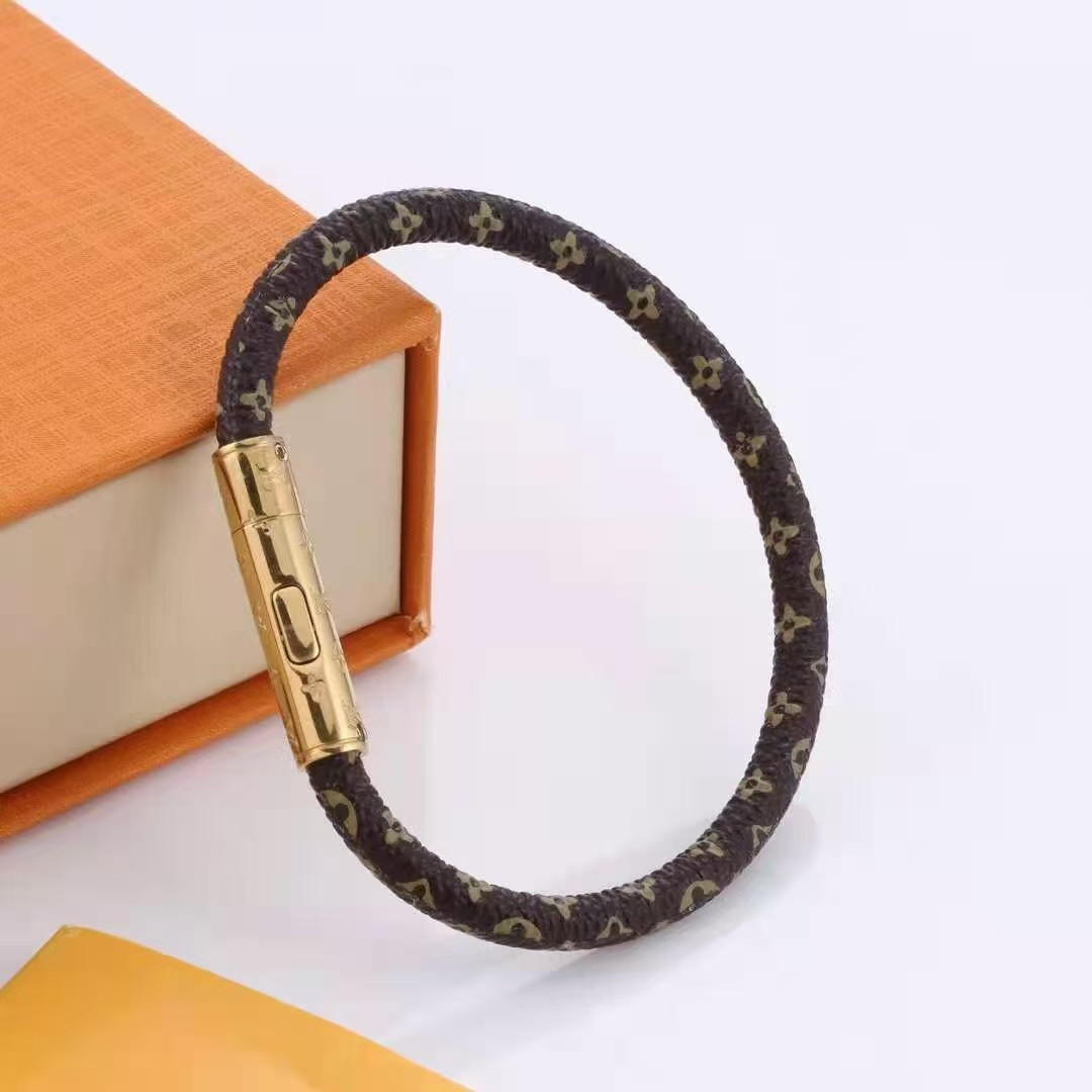 l0vis Vvtt0n bracelet