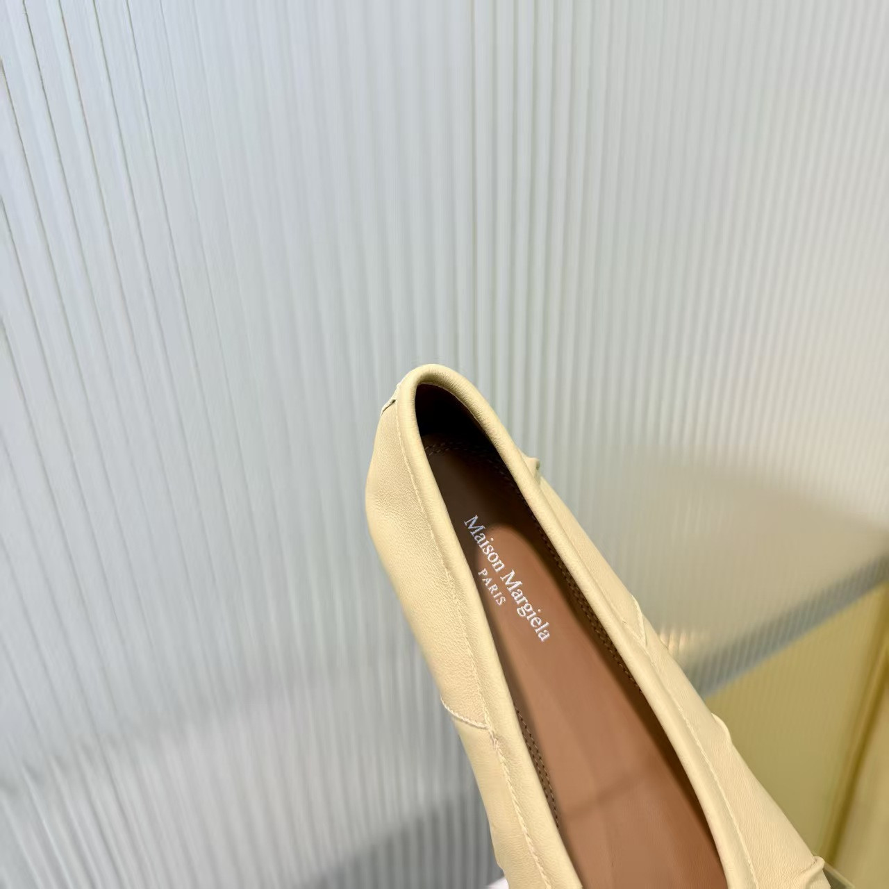 ua ma1s0n Marg*e1a tabi leather ballet flats