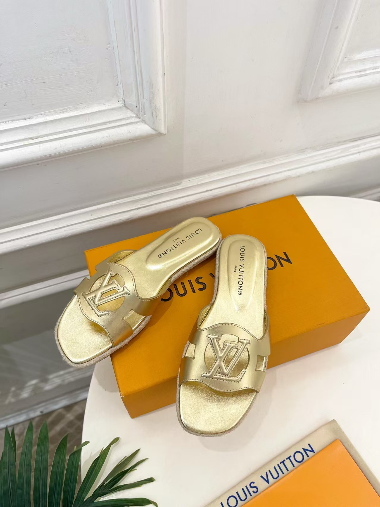 UA LV Flat Mule