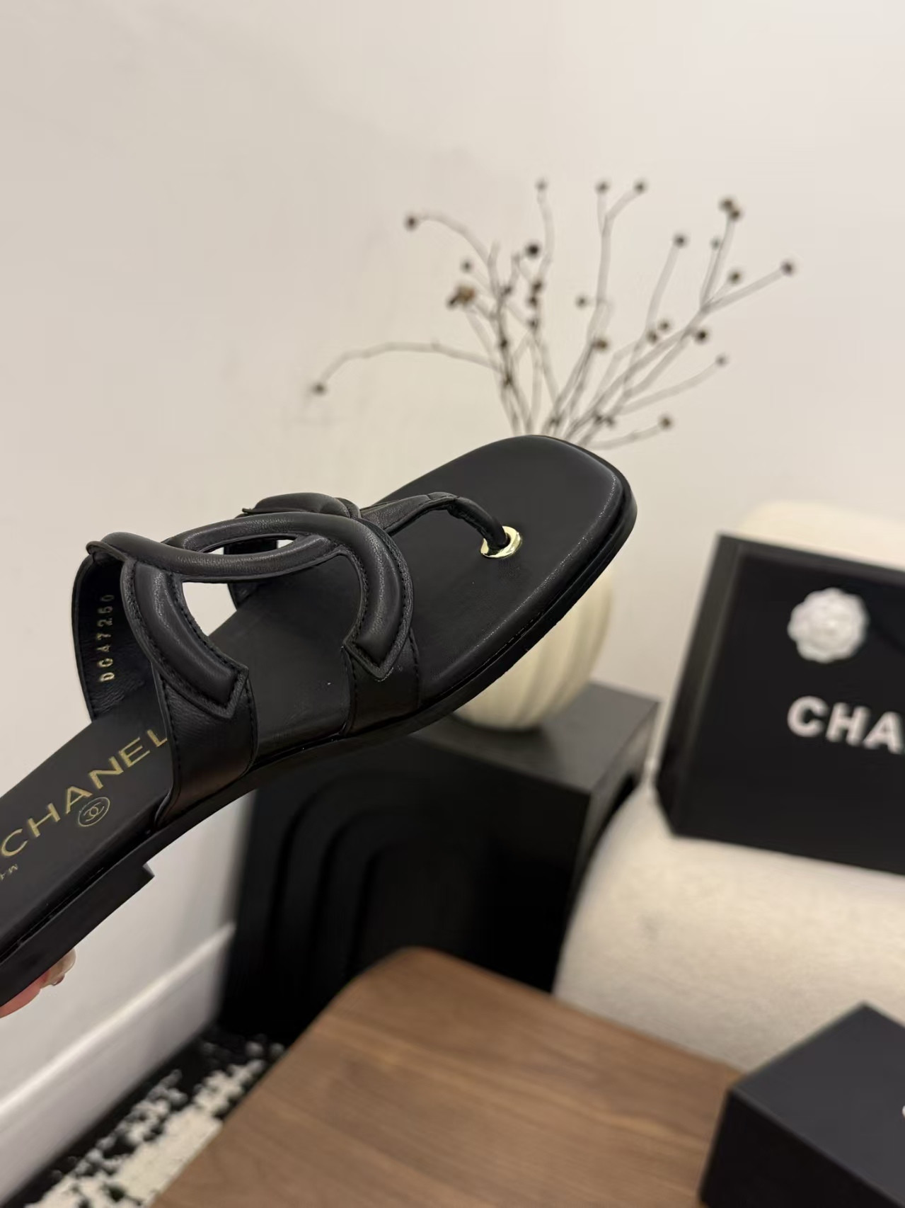 UA Chanel Slides