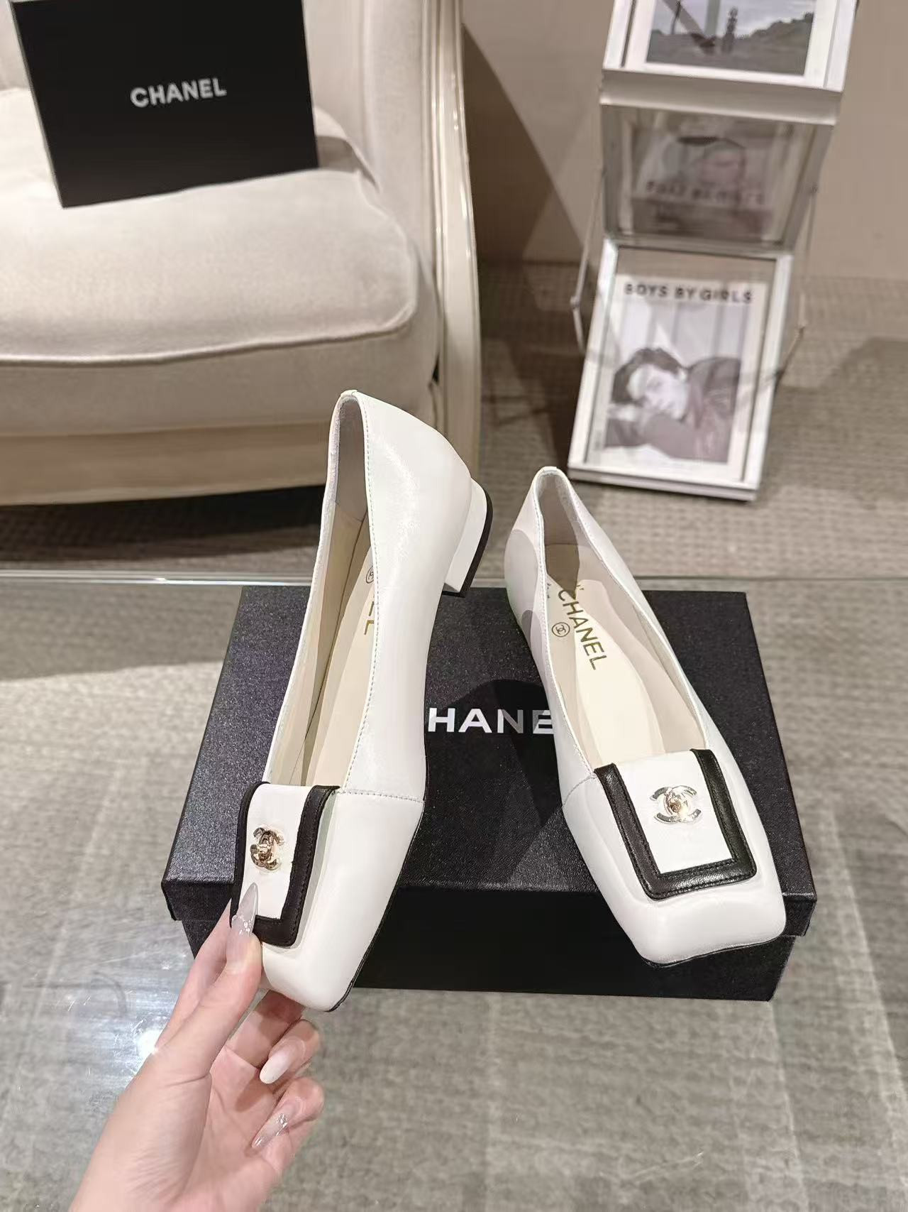 ua Ch**el flats