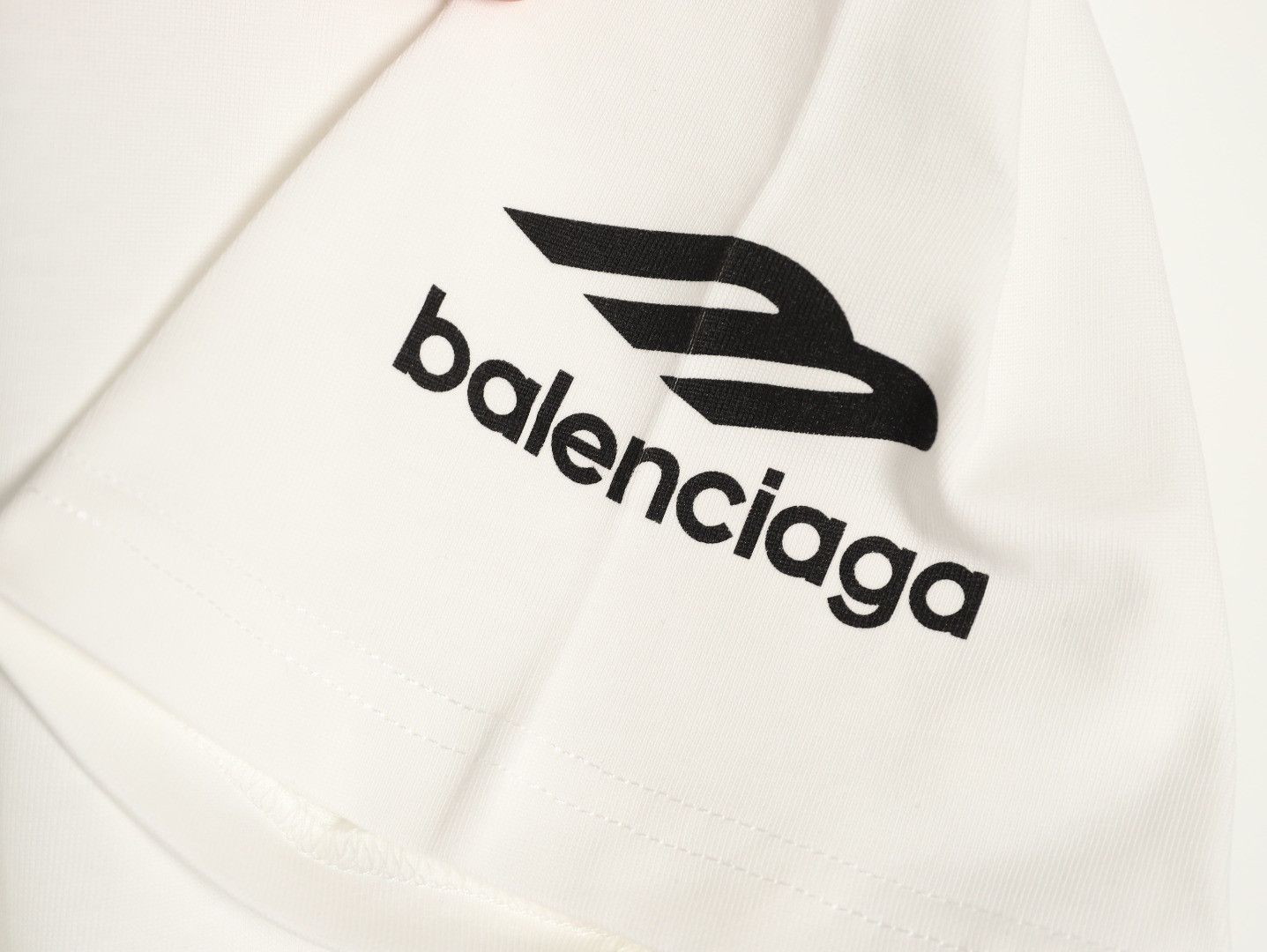Ba1en*iaga short-sleeved t-shirt