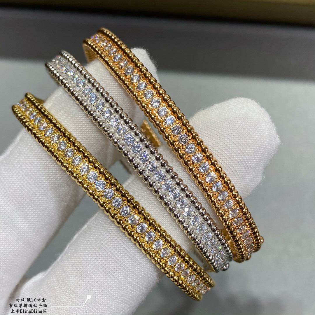 V*n Cl**f & Arpels narrow single row full D1am0nd bracelet