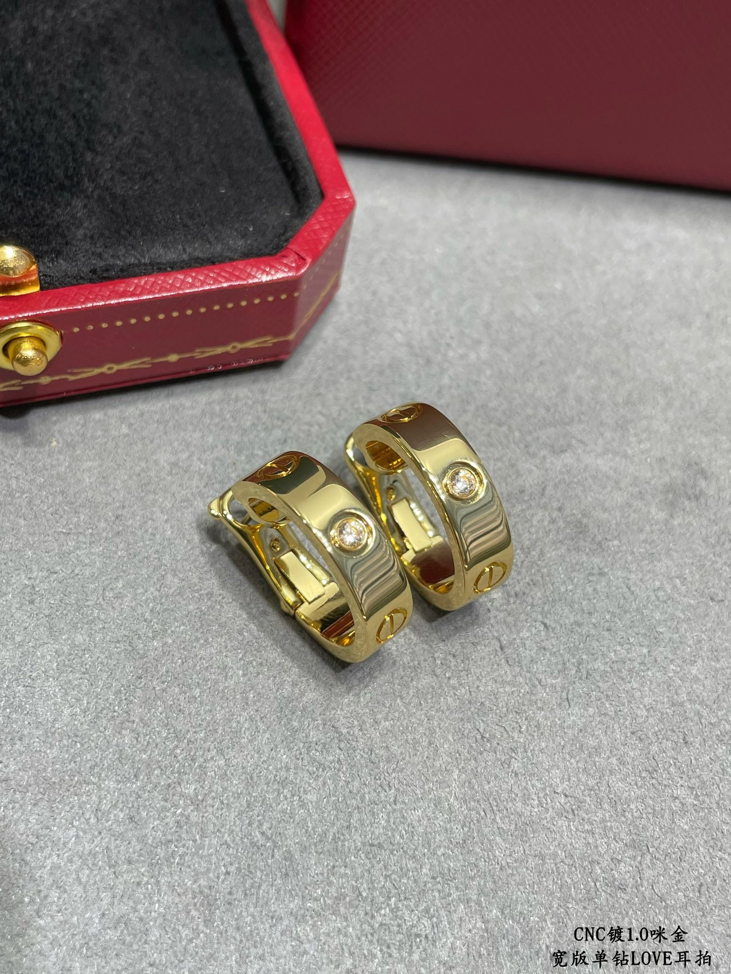 Ca*t1er Wide version single D1am0nd LOVE Earrings