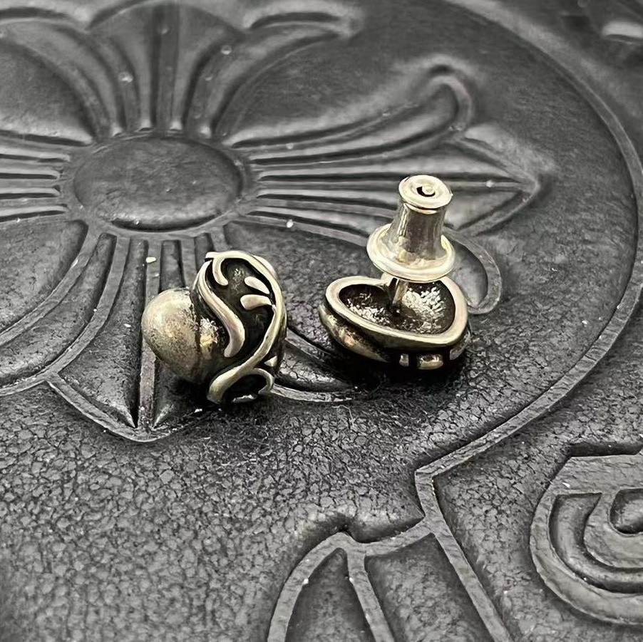 Ch*0me He**ts Heart-shaped Earrings