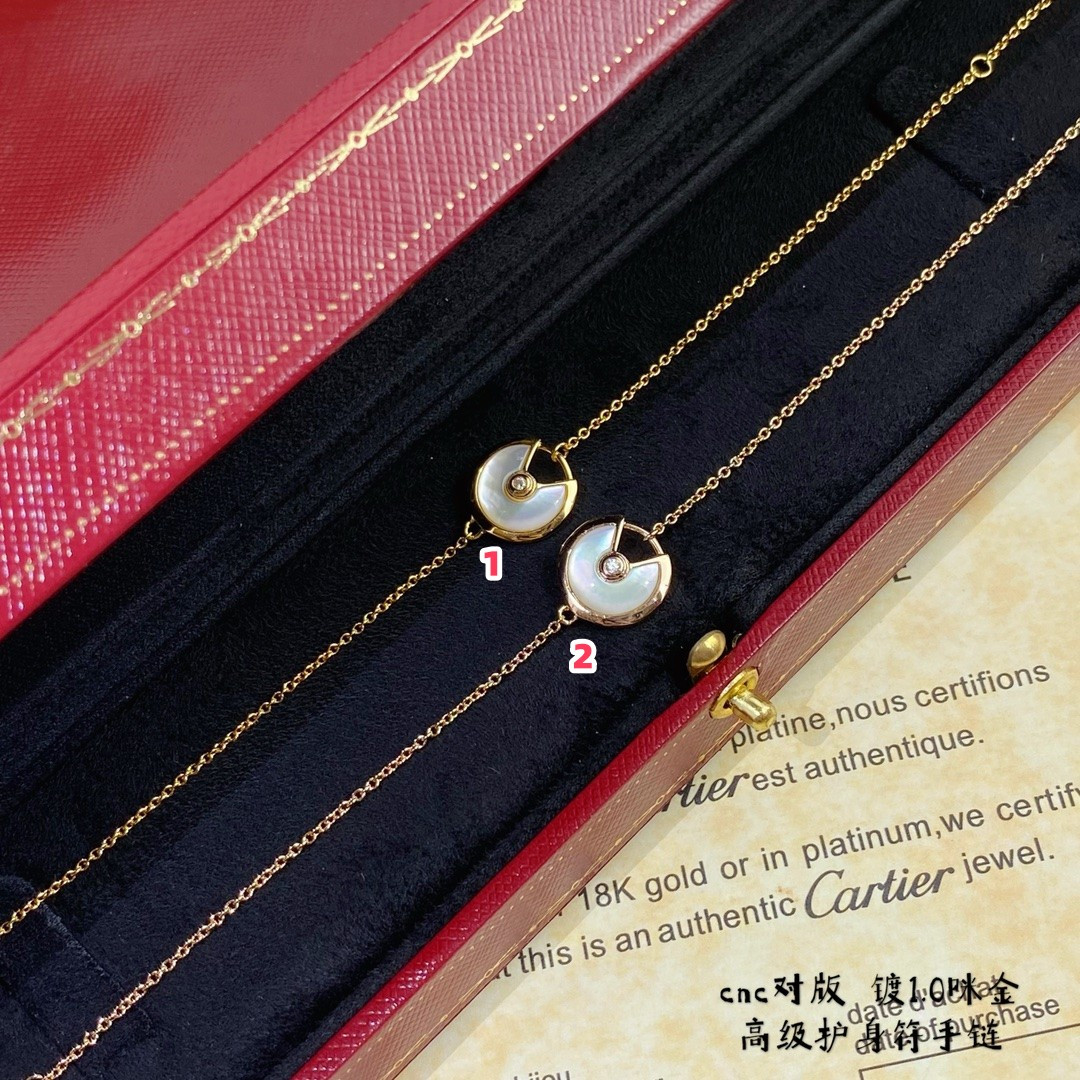 Ca*t1er amulet Bracelet