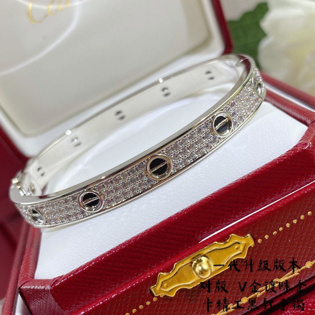 Ca*t1er Black nail star Bracelet