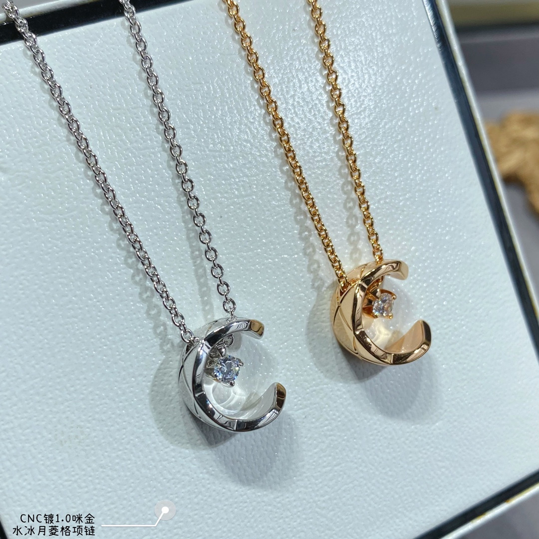 Ch**el Carved D1am0nd-shaped Sailor Moon Necklace