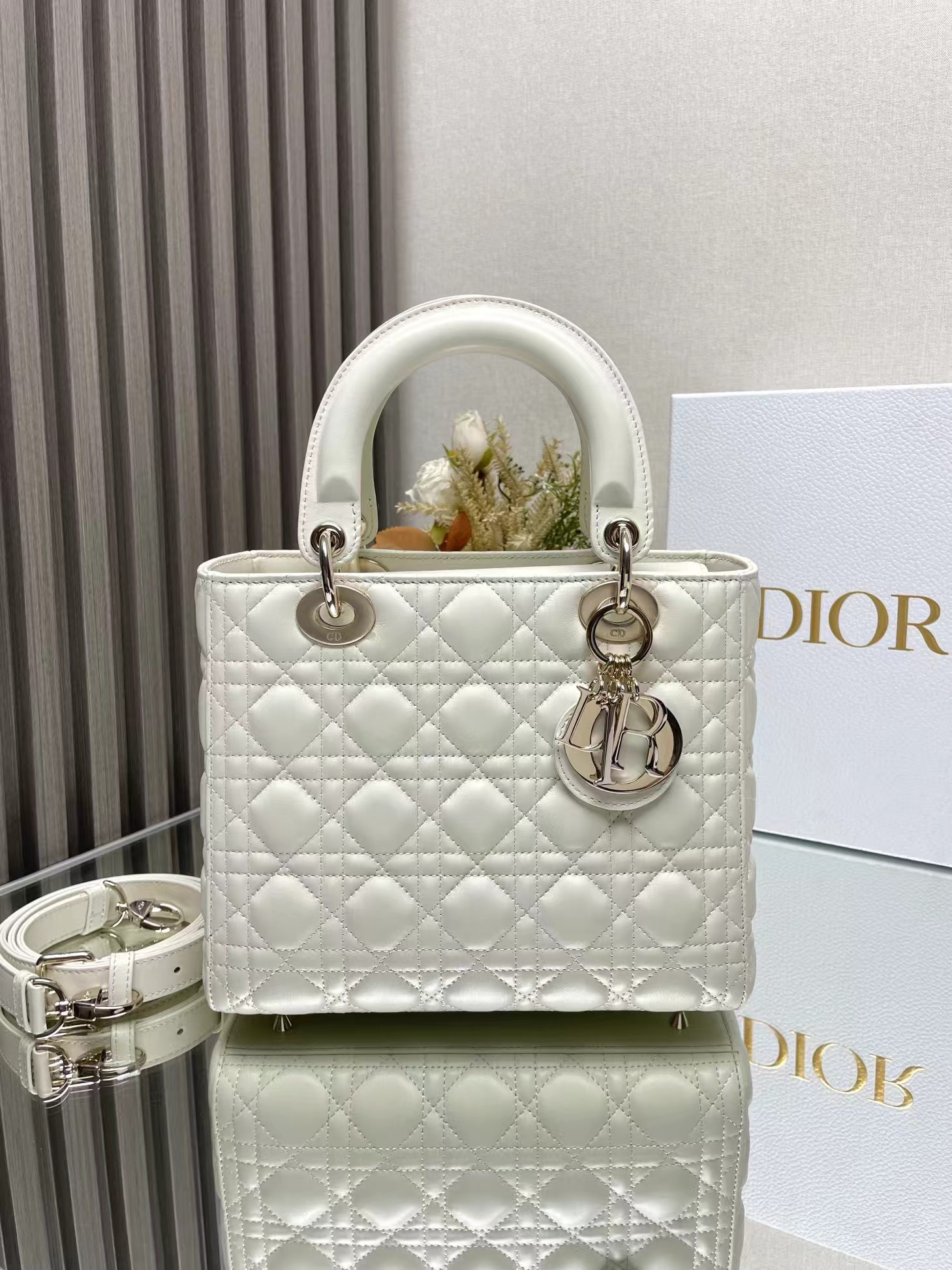 Medium Lady D10r Bag  24 x 20 x 12 cm