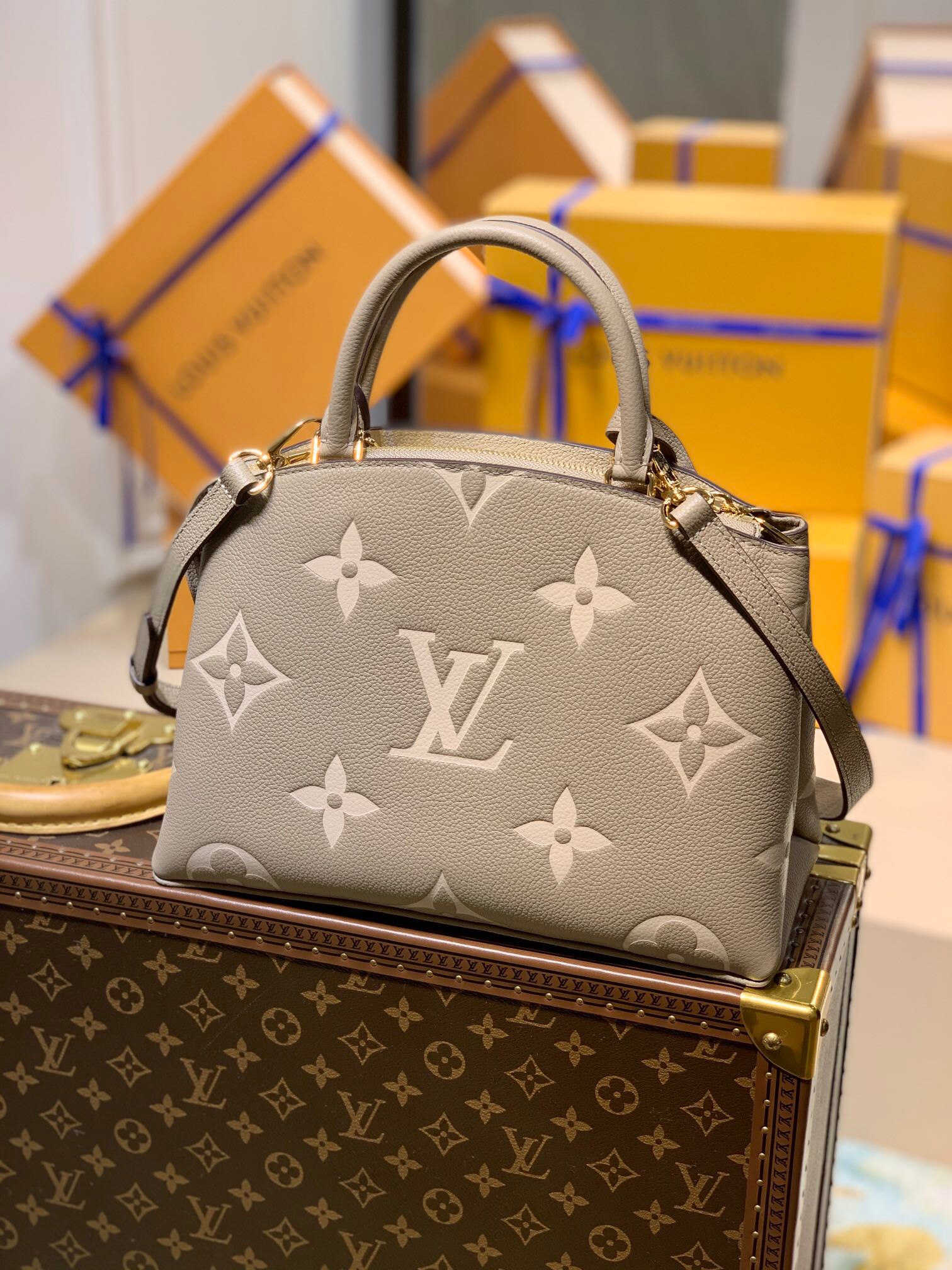 LV PETIT PALAIS M58914