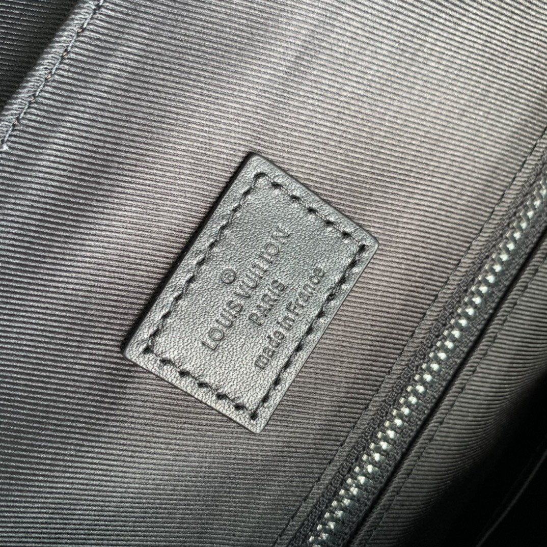 LV CHRISTOPHER BACKPACK M46247