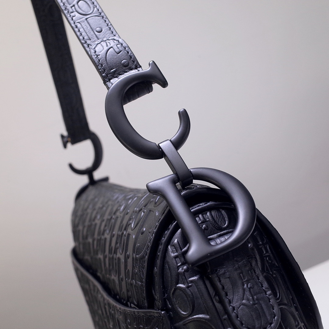 SADDLE BAG WITH STRAP Black D10r Oblique Embossed Calfskin 25.5x20x6.5cm