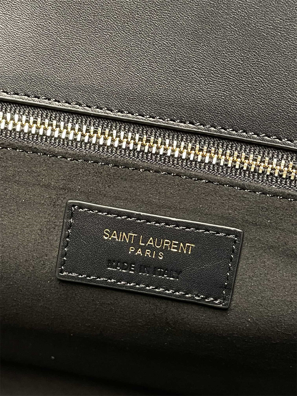 Y51 SAC DE JOUR SMALL IN SHINY LEATHER BLACK