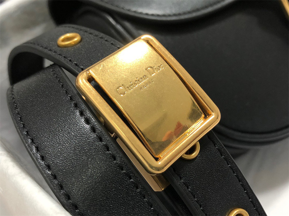 MEDIUM D10r BOBBY BAG Black Box Calfskin