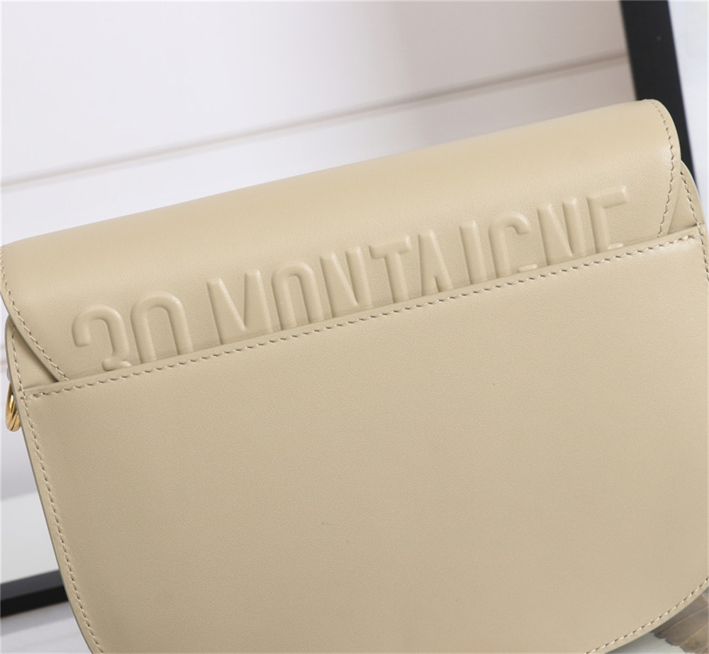 MEDIUM D10r BOBBY BAG Beige Box Calfskin