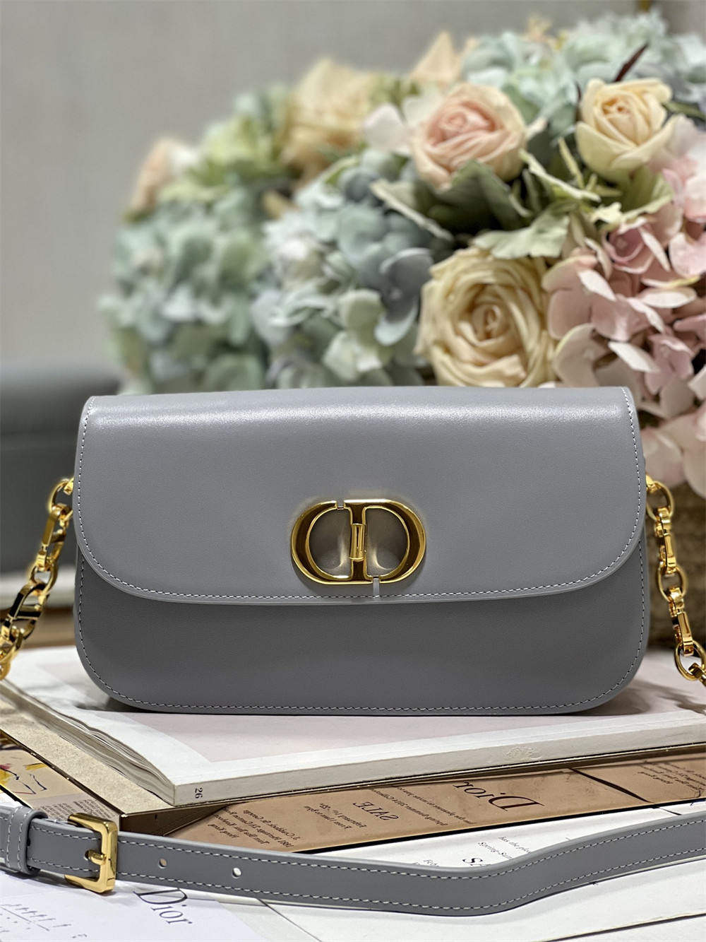 D10r 30 Montaigne Avenue Grey 22.5 x 12.5 x 6.5 cm