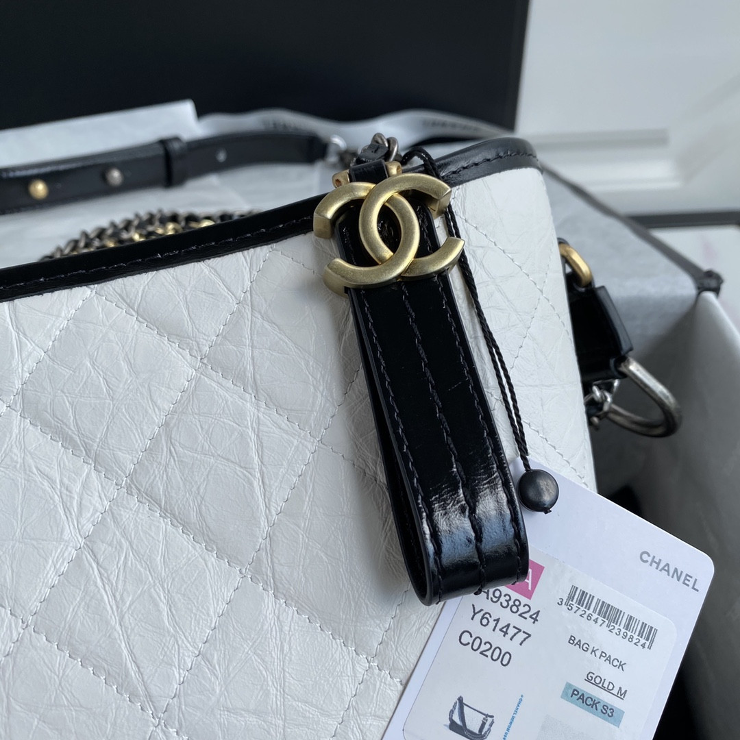 Ch**el Gabrielle MEDIUM WHITE BLACK 21 x 28 x 10cm