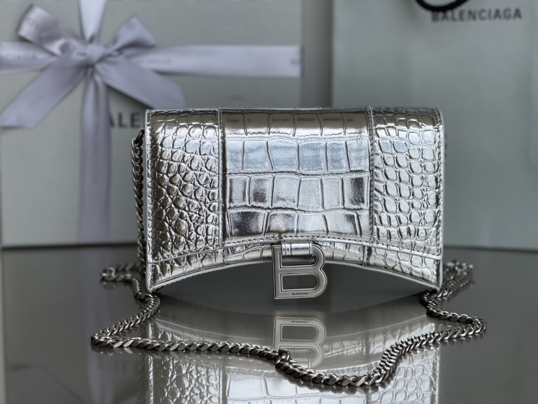 Ba1en*iaga WOMEN'S HOURGLASS WALLET ON CHAIN CROCODILE EMBOSSED IN SILVER L7.6 x H4.7 x W1.9 inch