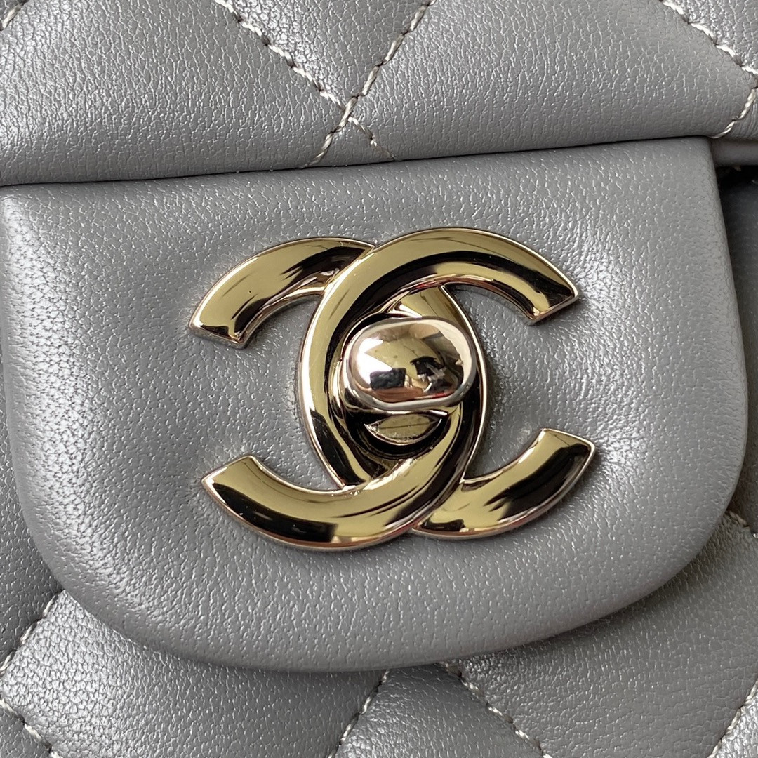 Ch**el SMALL CLASSIC HANDBAG Grained SHINY Calfskin & Silver-Tone Metal Gray 5.7 × 9 × 2.3 in
