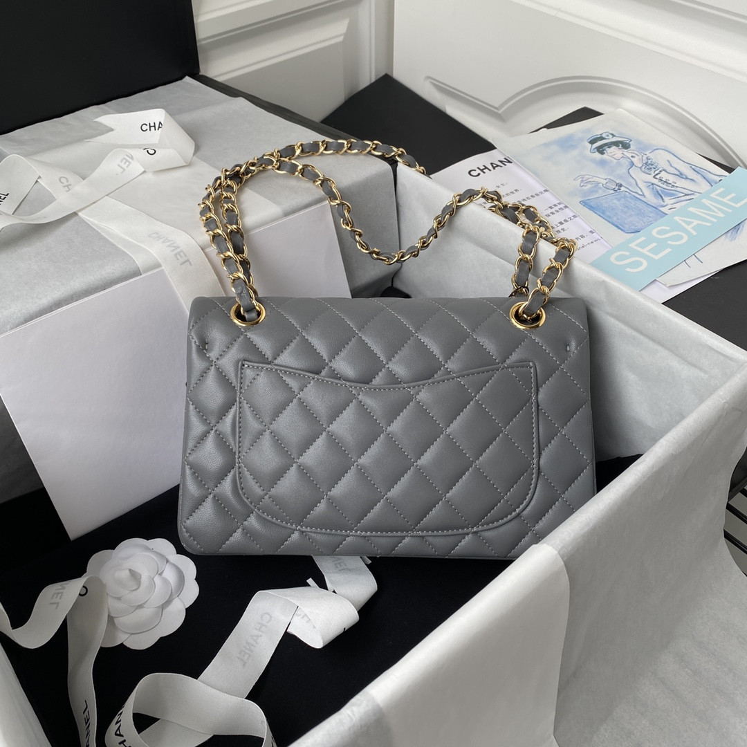 Ch**el SMALL CLASSIC HANDBAG Grained SHINY Calfskin & Gold-Tone Metal Gray 5.7 × 9 × 2.3 in