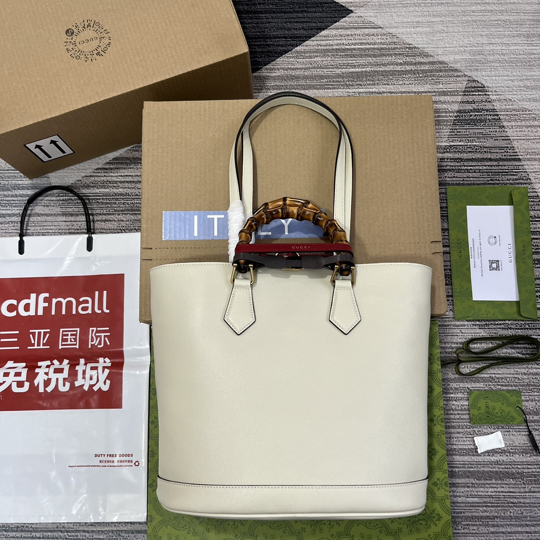 Gvc*1 DIANA MEDIUM TOTE BAG White 31W x 27H x 15D CM