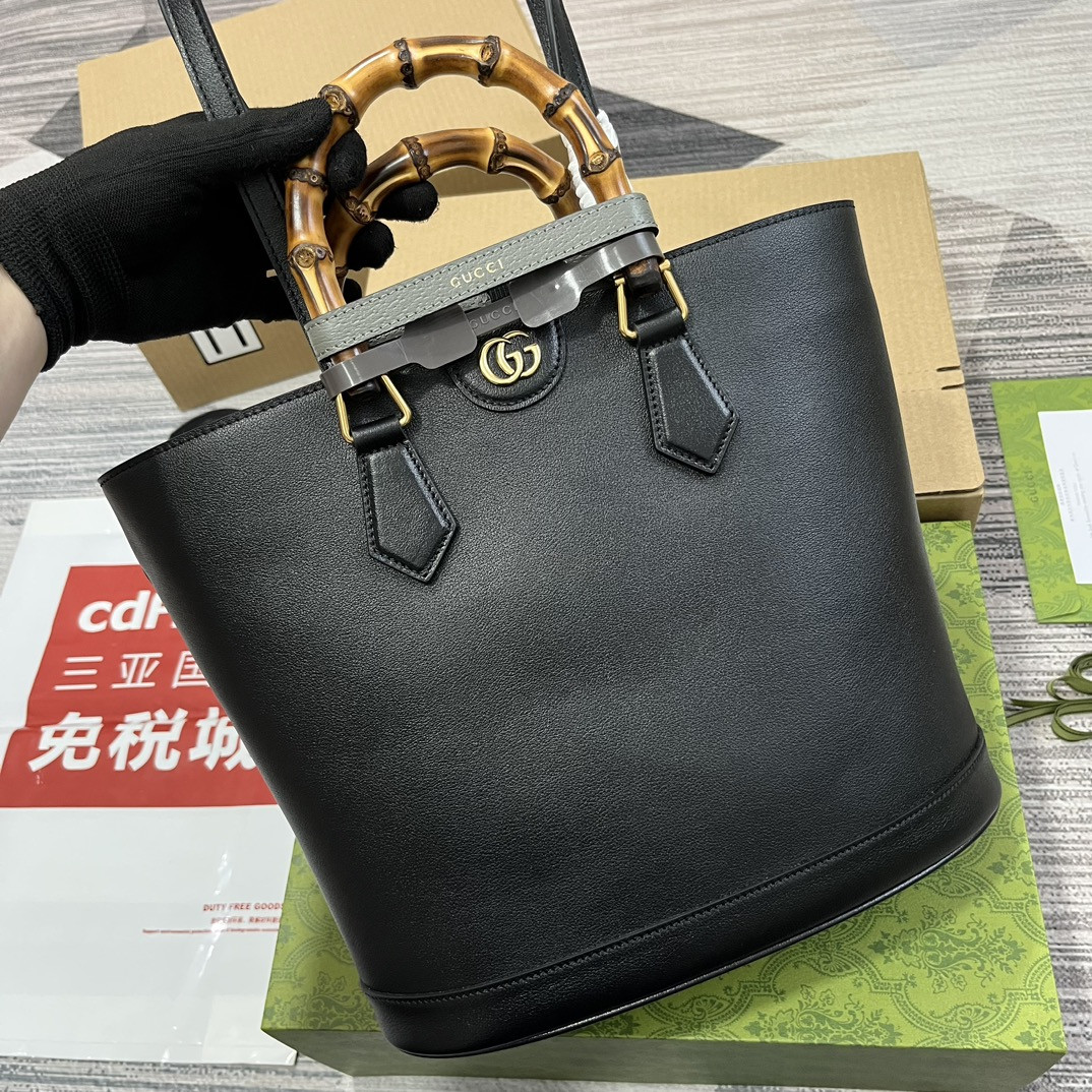 Gvc*1 DIANA MEDIUM TOTE BAG Black 31W x 27H x 15D CM