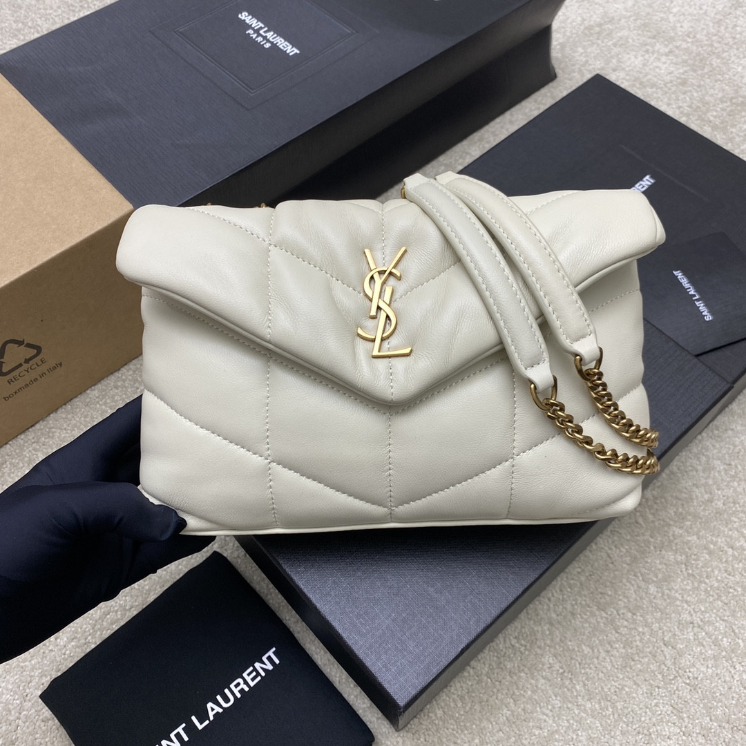 Y51 PUFFER IN LEATHER WHITE 23 X 15.5 X 5.8 CM