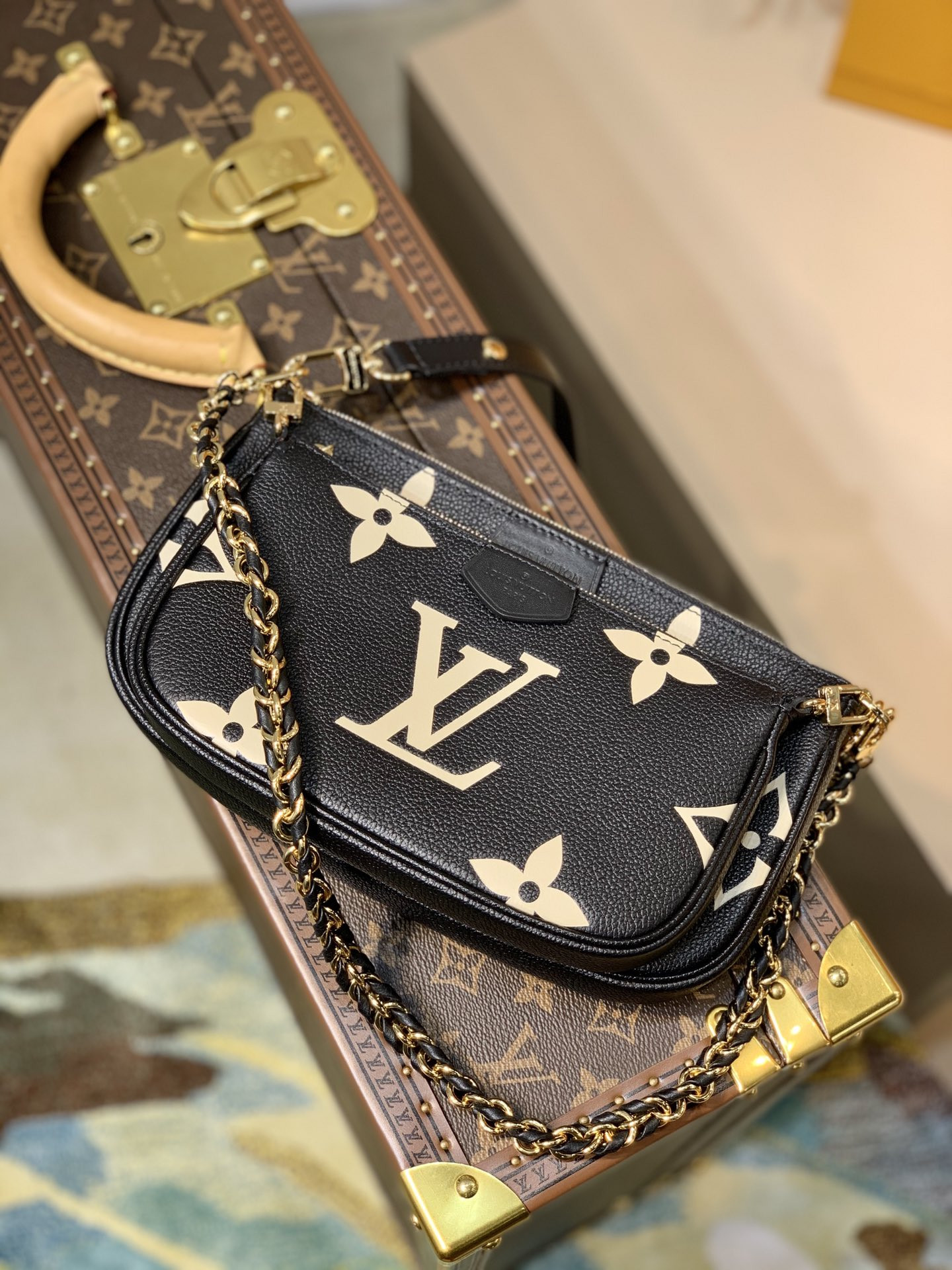 L0vis Vvtt0n M45777 Multi Pochette Accessoires 9.4 x 5.3 x 1.6 inches