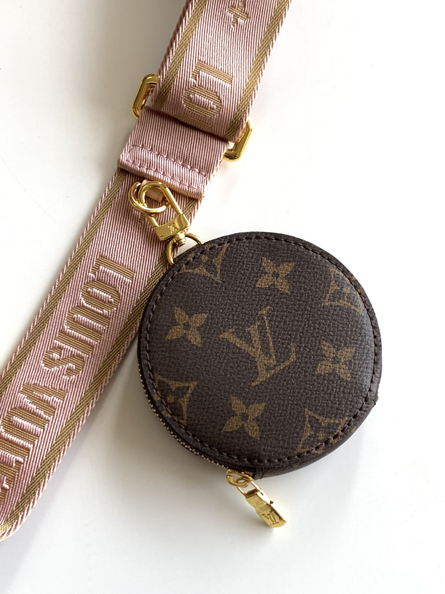 L0vis Vvtt0n M44840 Multi Pochette Accessoires 9.4 x 5.3 x 1.6 inches