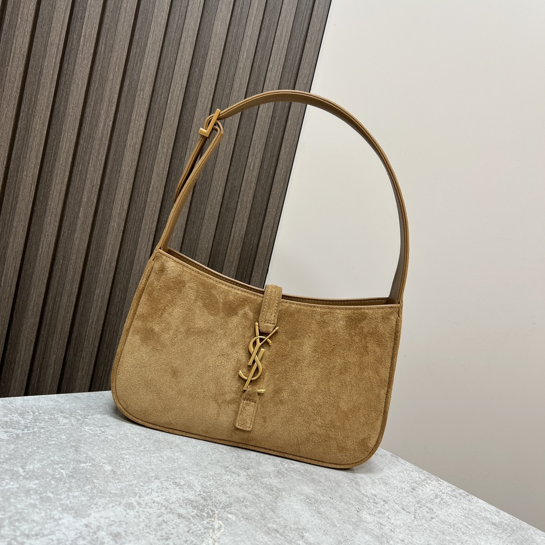 Y51 LE 5 À 7 IN SUEDE BROWN 9 X 6.3 X 2.5 INCHES