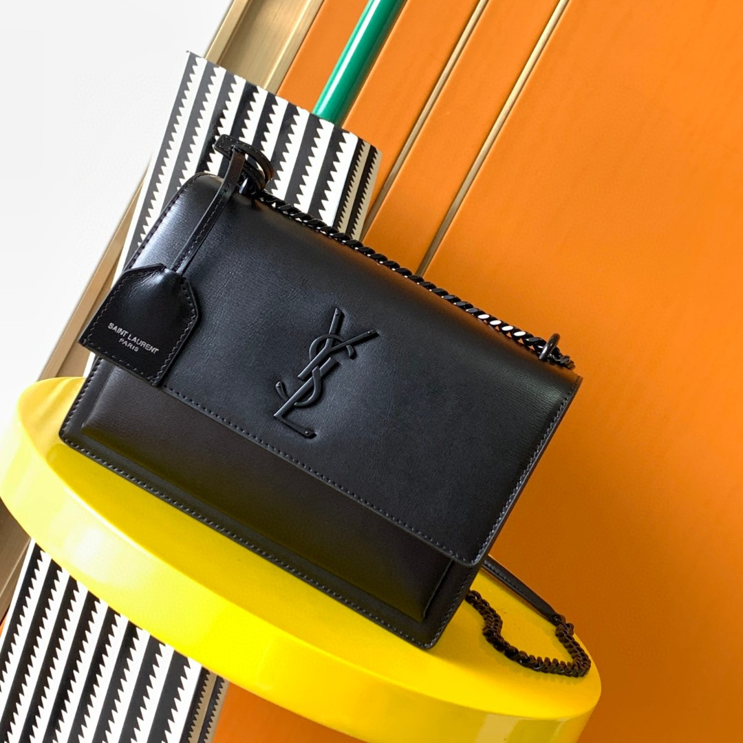 Y51 SUNSET MEDIUM IN SMOOTH LEATHER NOIR 8 X 6.2 X 2.5 INCHES