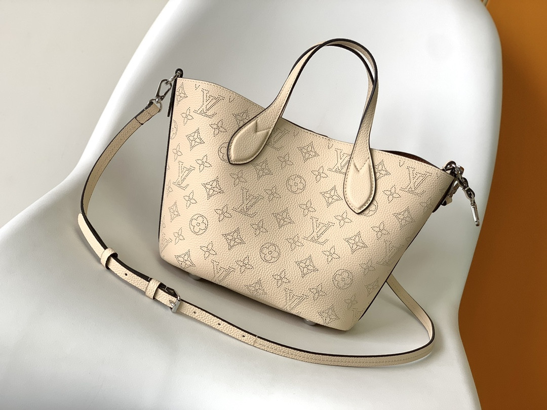 LV Blossom M21909 20.0 x 20.0 x 12.5 CM