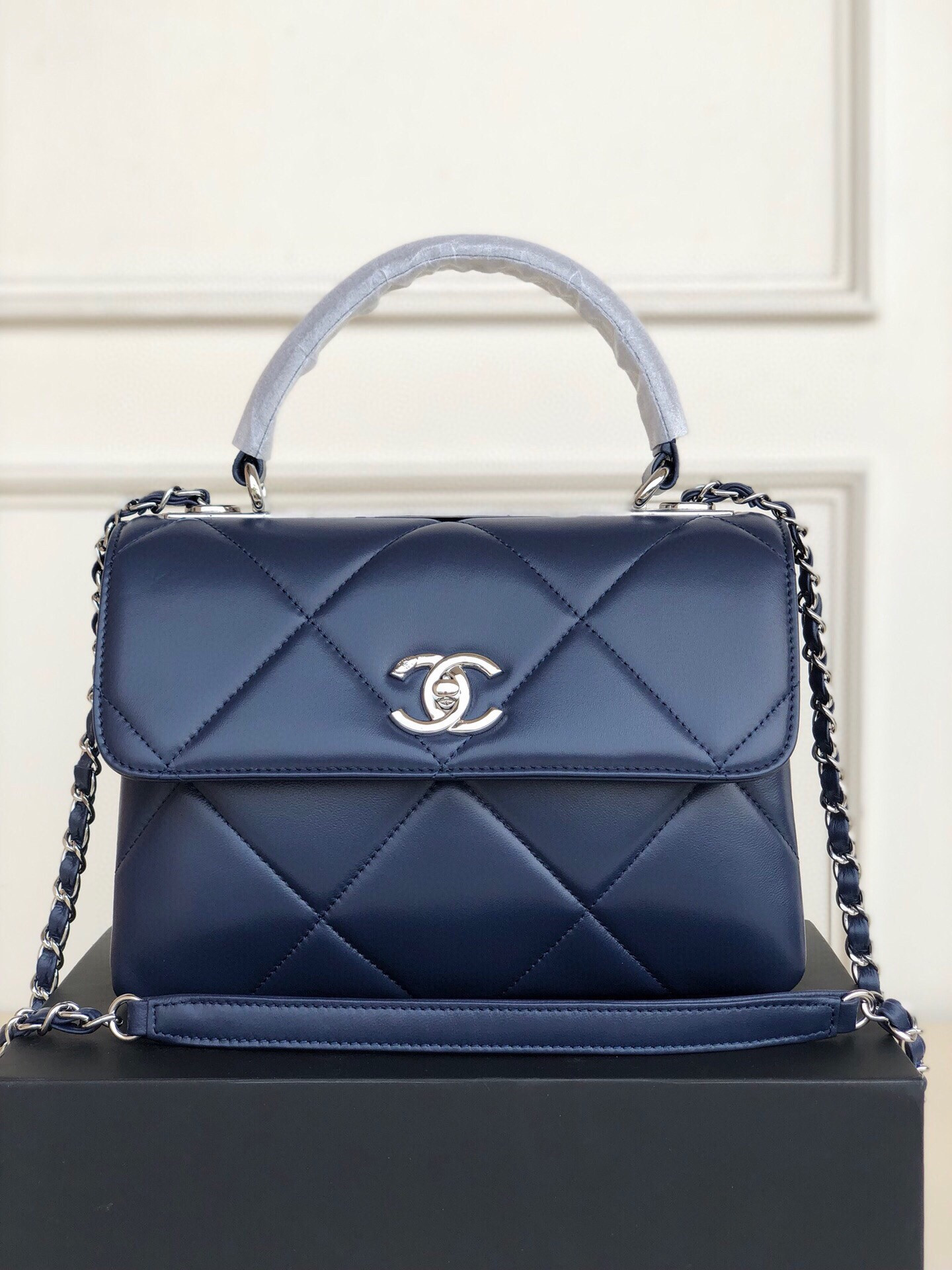 Ch**el FLAP BAG WITH TOP HANDLE 6.6 × 9.8 × 4.7 in