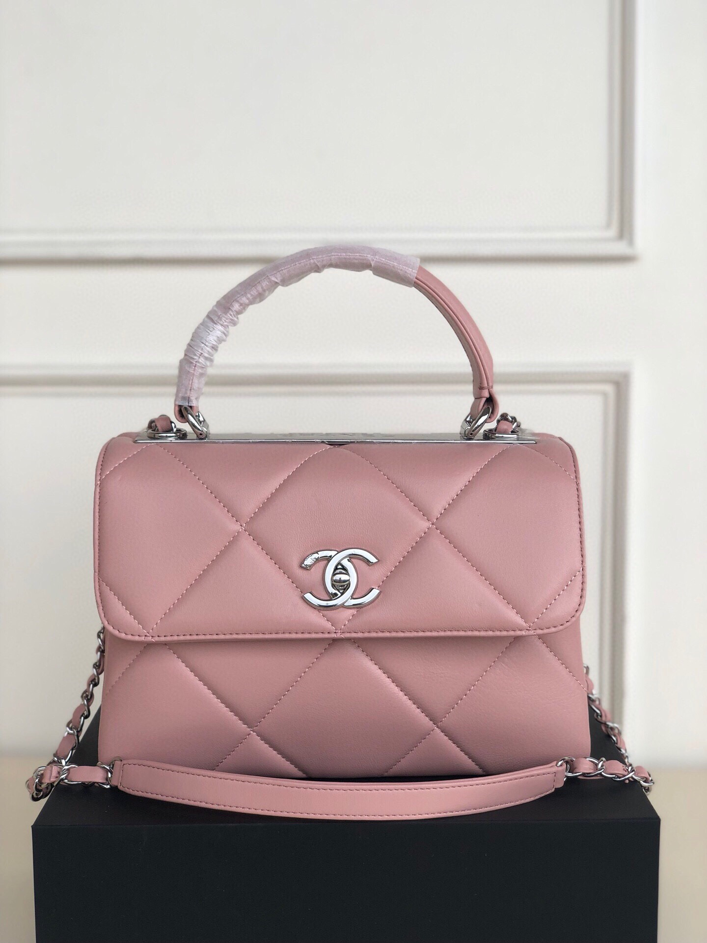 Ch**el FLAP BAG WITH TOP HANDLE 6.6 × 9.8 × 4.7 in
