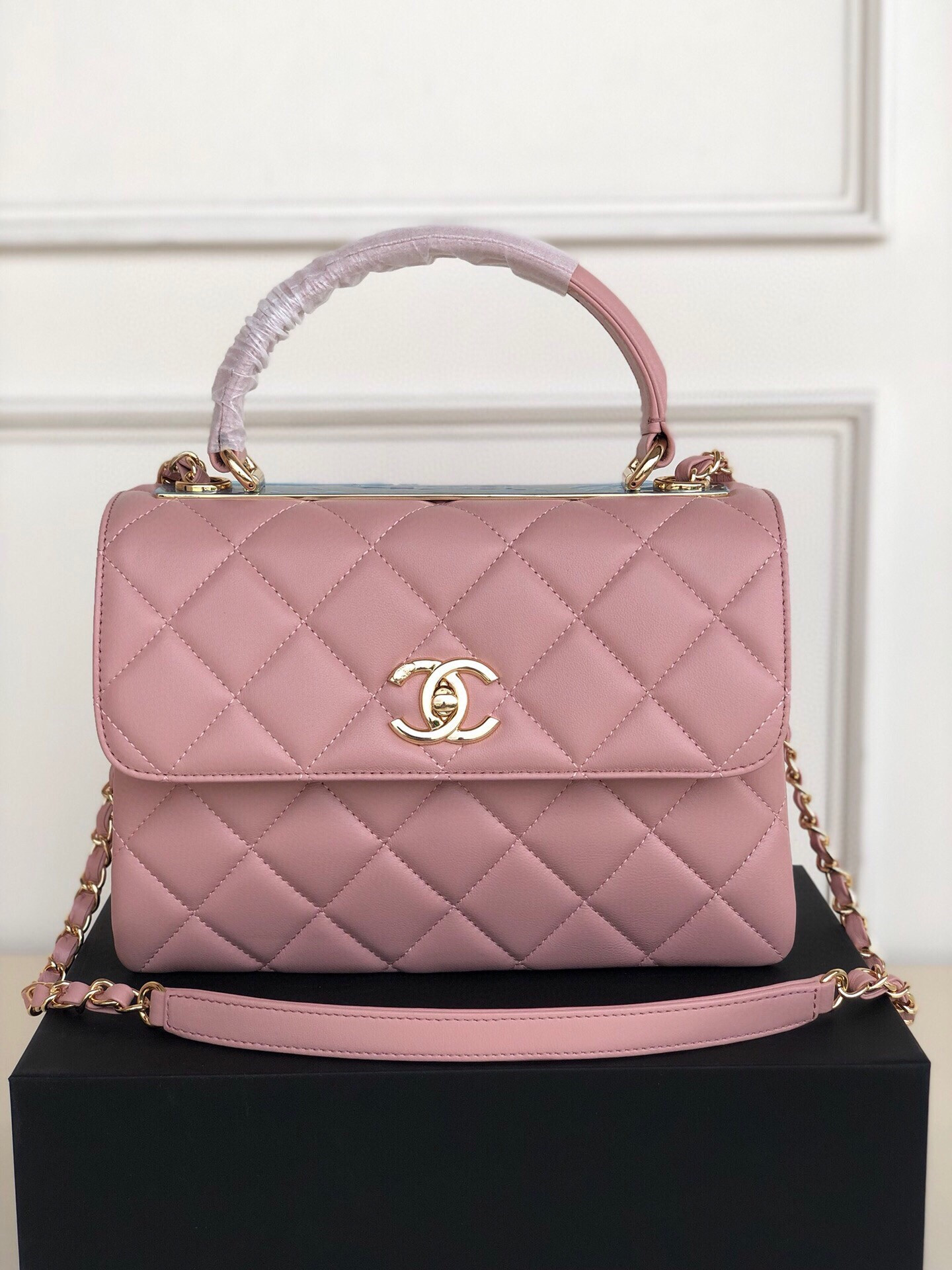 Ch**el FLAP BAG WITH TOP HANDLE 6.6 × 9.8 × 4.7 in