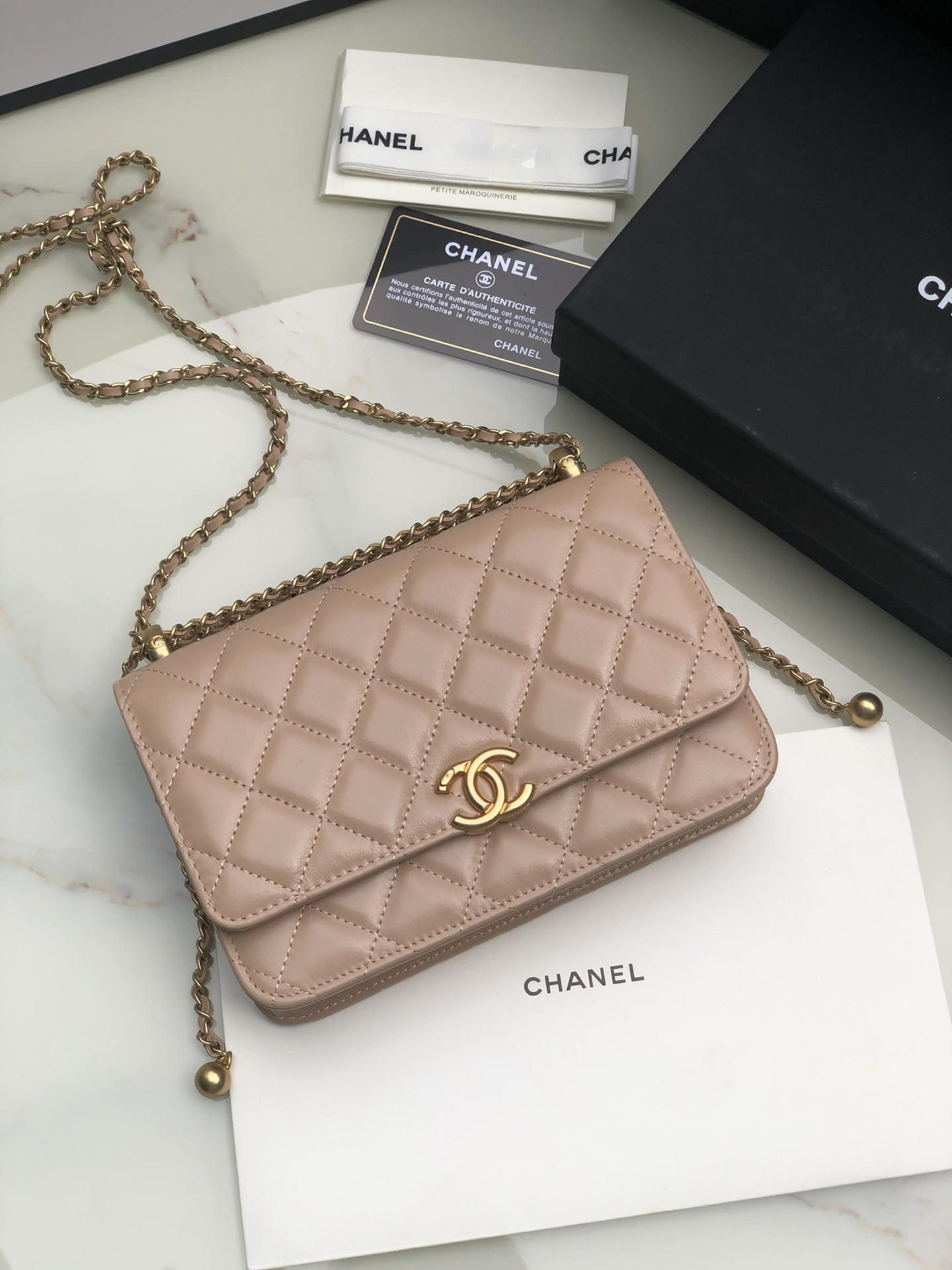 Ch**el CLASSIC WALLET ON CHAIN Pink 4.8 × 7.5 × 1.4 in