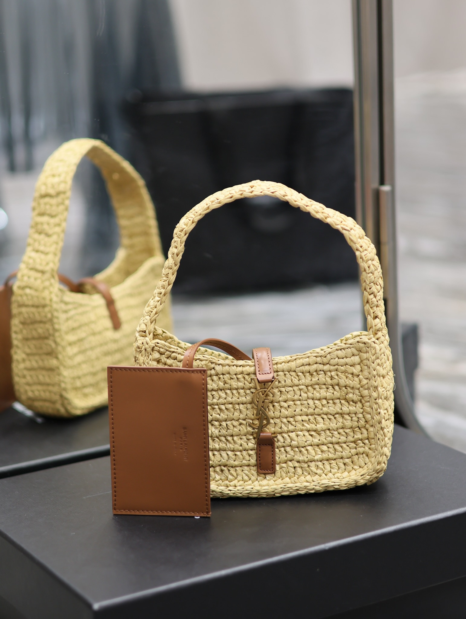 Y51 LE 5 À 7 MINI IN RAFFIA Color Natural 7.5X4.5X1.8 INCHES