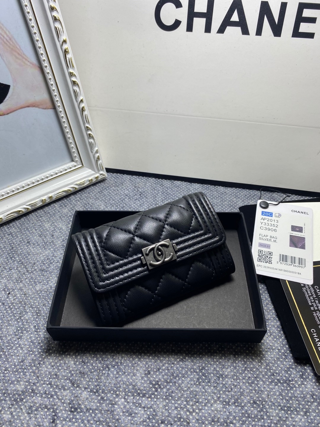 Ch**el FLAP WALLET 12-7CM