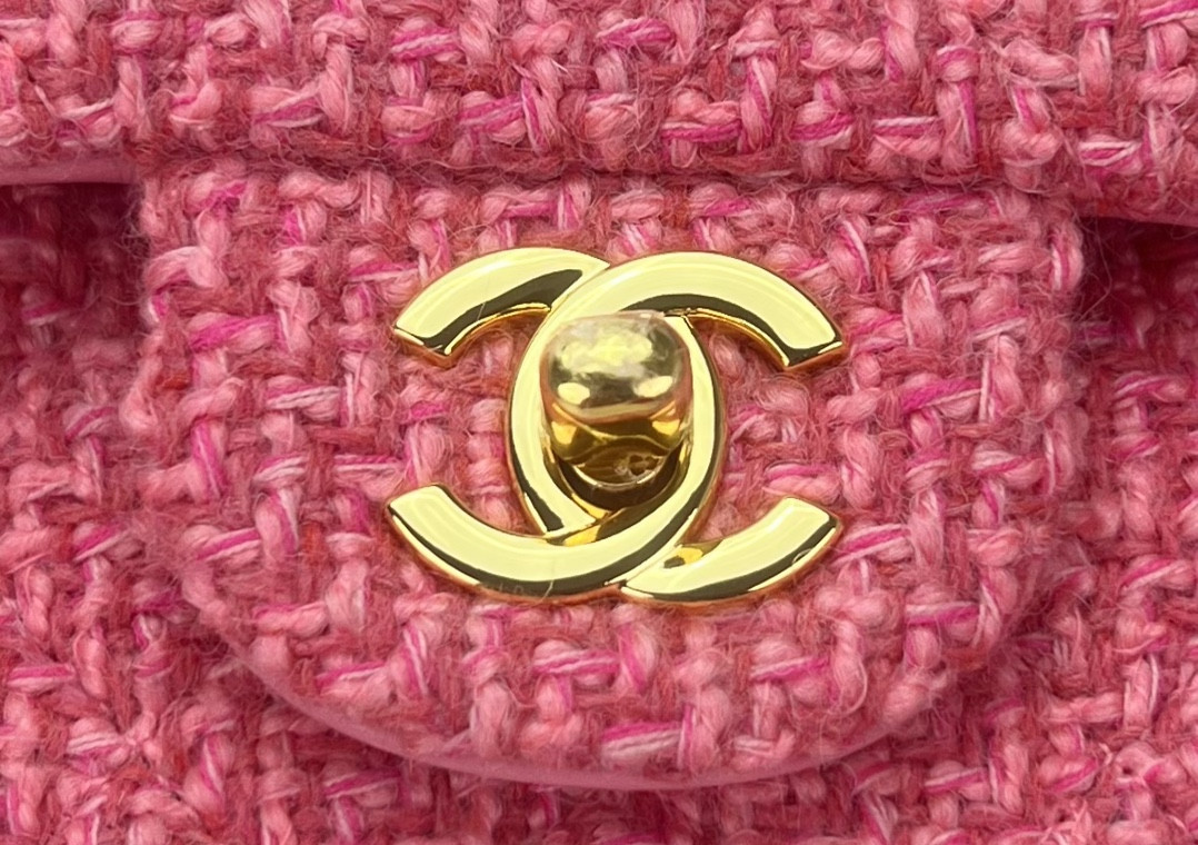 Ch**el CLASSIC 11.12 HANDBAG Tweed & Gold-Tone Metal   6 × 9.9 × 2.5 in