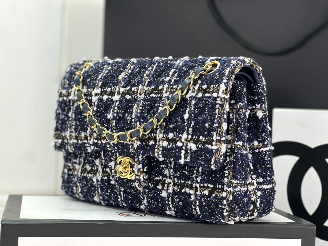 CHANEL CLASSIC 11.12 HANDBAG Tweed & Gold-Tone Metal 6 × 9.9 × 2.5 in