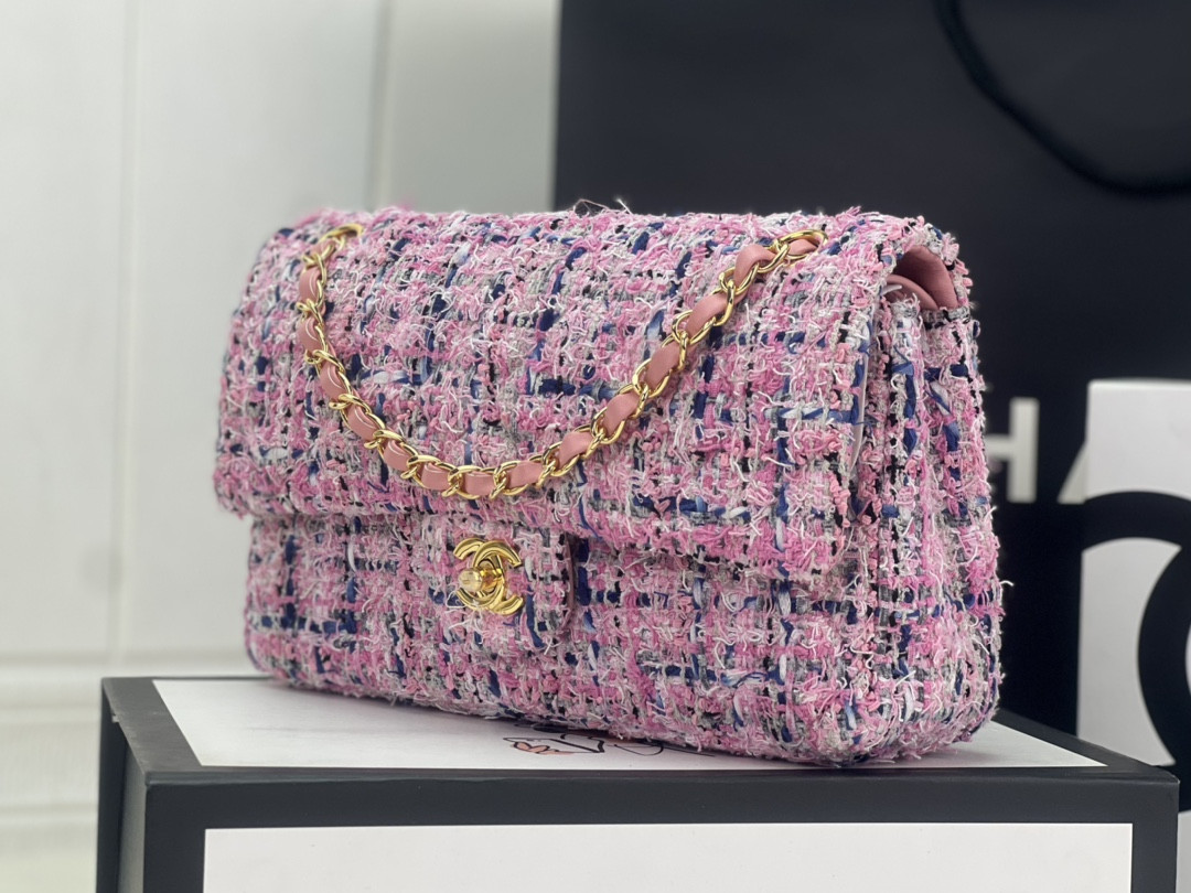 CHANEL CLASSIC 11.12 HANDBAG Tweed & Gold-Tone Metal 6 × 9.9 × 2.5 in