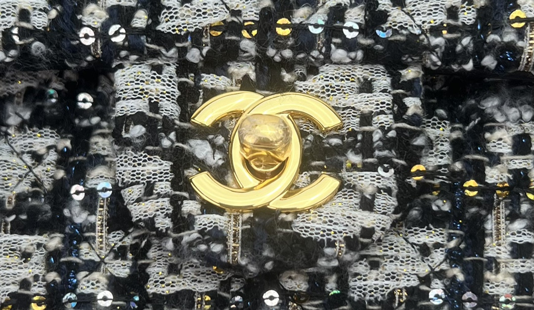 CHANEL CLASSIC 11.12 HANDBAG Tweed & Gold-Tone Metal 6 × 9.9 × 2.5 in
