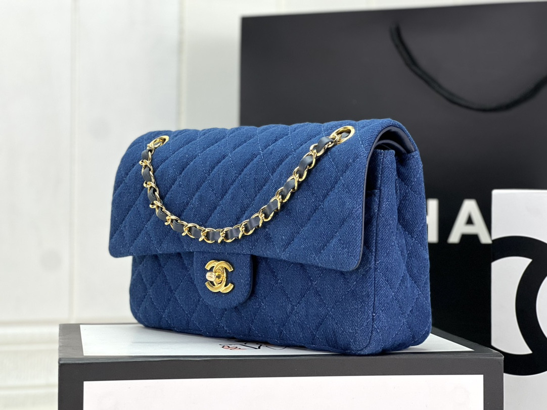 CHANEL CLASSIC 11.12 HANDBAG Tweed & Gold-Tone Metal 6 × 9.9 × 2.5 in