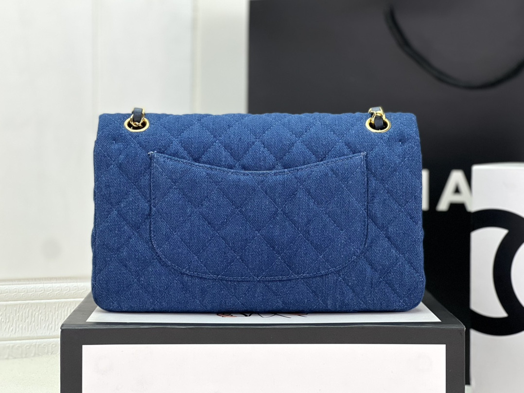 CHANEL CLASSIC 11.12 HANDBAG Tweed & Gold-Tone Metal 6 × 9.9 × 2.5 in