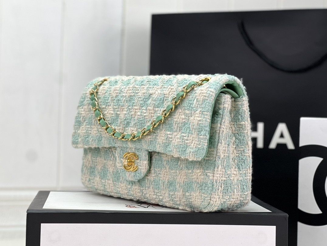CHANEL CLASSIC 11.12 HANDBAG Tweed & Gold-Tone Metal 6 × 9.9 × 2.5 in