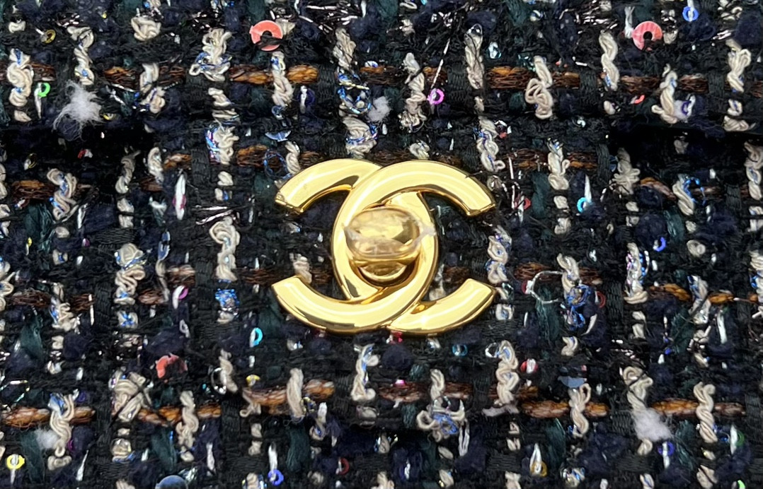 CHANEL CLASSIC 11.12 HANDBAG Tweed & Gold-Tone Metal 6 × 9.9 × 2.5 in